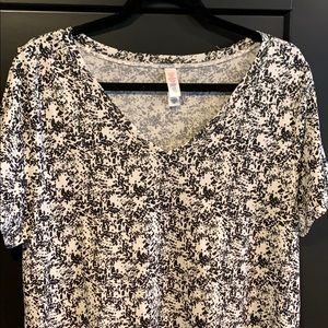 LuLaroe Christy top